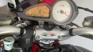 MV Agusta Brutale 750 S (2002 - 06)  (2)