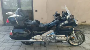 Honda GL 1800 Gold Wing (2007 - 11)  (3)