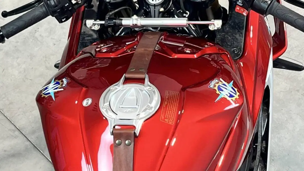 MV Agusta Superveloce 1000 Serie Oro (2024 - 26)  (4)