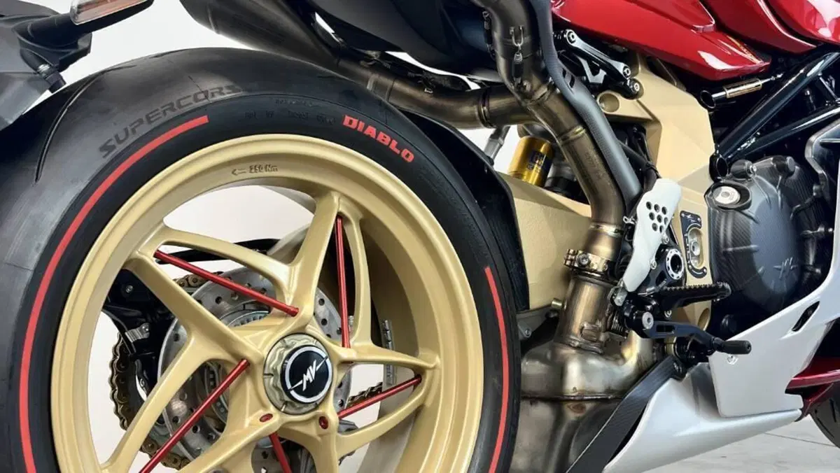 MV Agusta Superveloce 1000 Serie Oro (2024 - 26)  (6)
