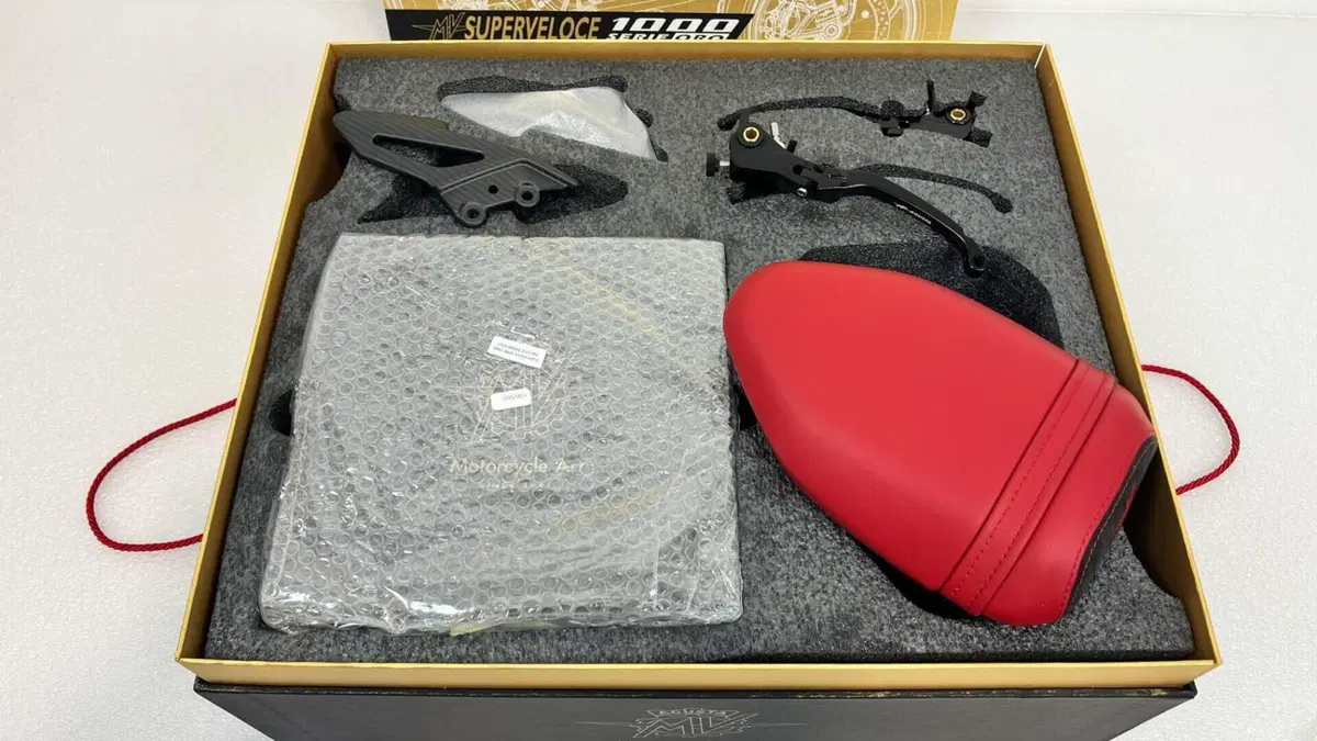 MV Agusta Superveloce 1000 Serie Oro (2024 - 26)  (18)