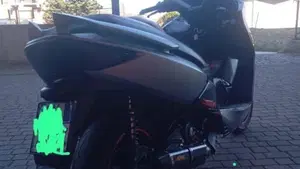 Kymco Xciting 300i R (2007 - 14)  (2)