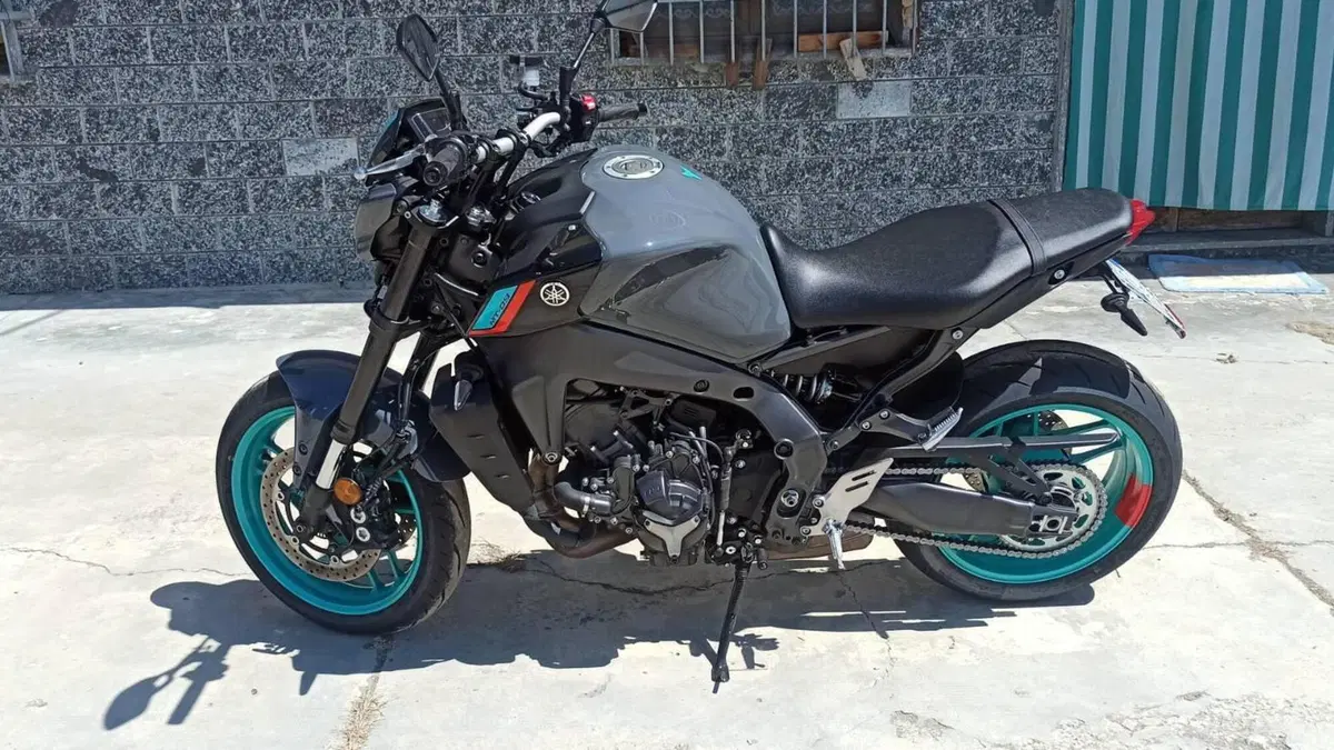Yamaha MT-09 (2021 - 23)  (2)