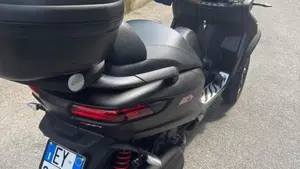 Piaggio MP3 400 ABS Hpe (2021 - 22)  (8)