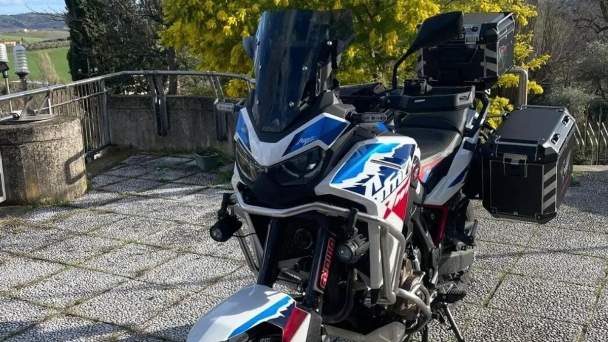 Honda Africa Twin CRF 1100L ES (2024 - 26)  (2)