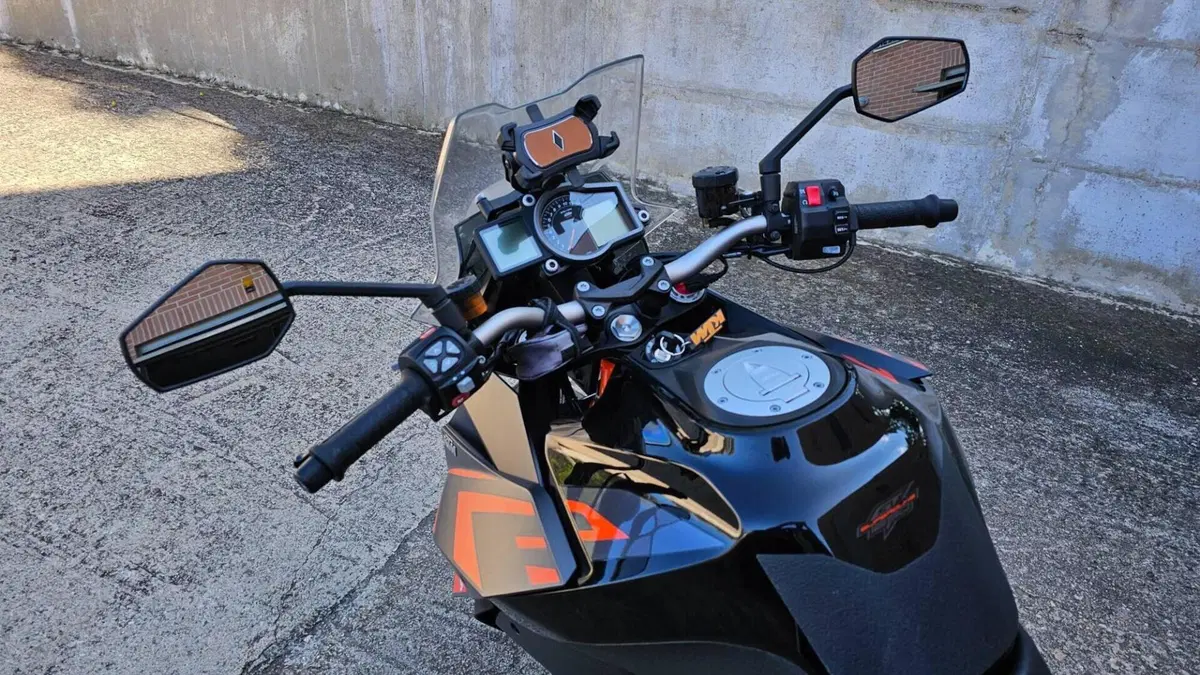 KTM 1290 Super Duke GT ABS (2016 - 18)  (3)