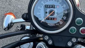 Triumph Bonneville T100 (2001 - 07)  (3)