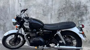 Triumph Bonneville T100 (2001 - 07)  (8)