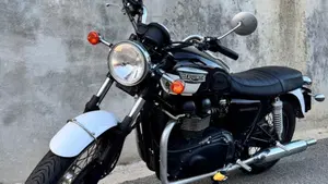 Triumph Bonneville T100 (2001 - 07)  (9)
