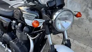 Triumph Bonneville T100 (2001 - 07)  (10)