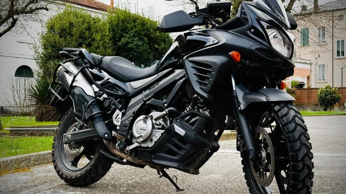 Suzuki V-Strom 650 ABS (2011 - 17)  (2)