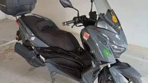 Yamaha X-Max 300 Tech Max (2021 - 24)  (2)