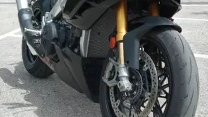 Aprilia Tuono V4 Factory (2021 - 24)  (2)