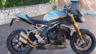 Triumph Speed Triple 1200 RS (2021 - 24) usata