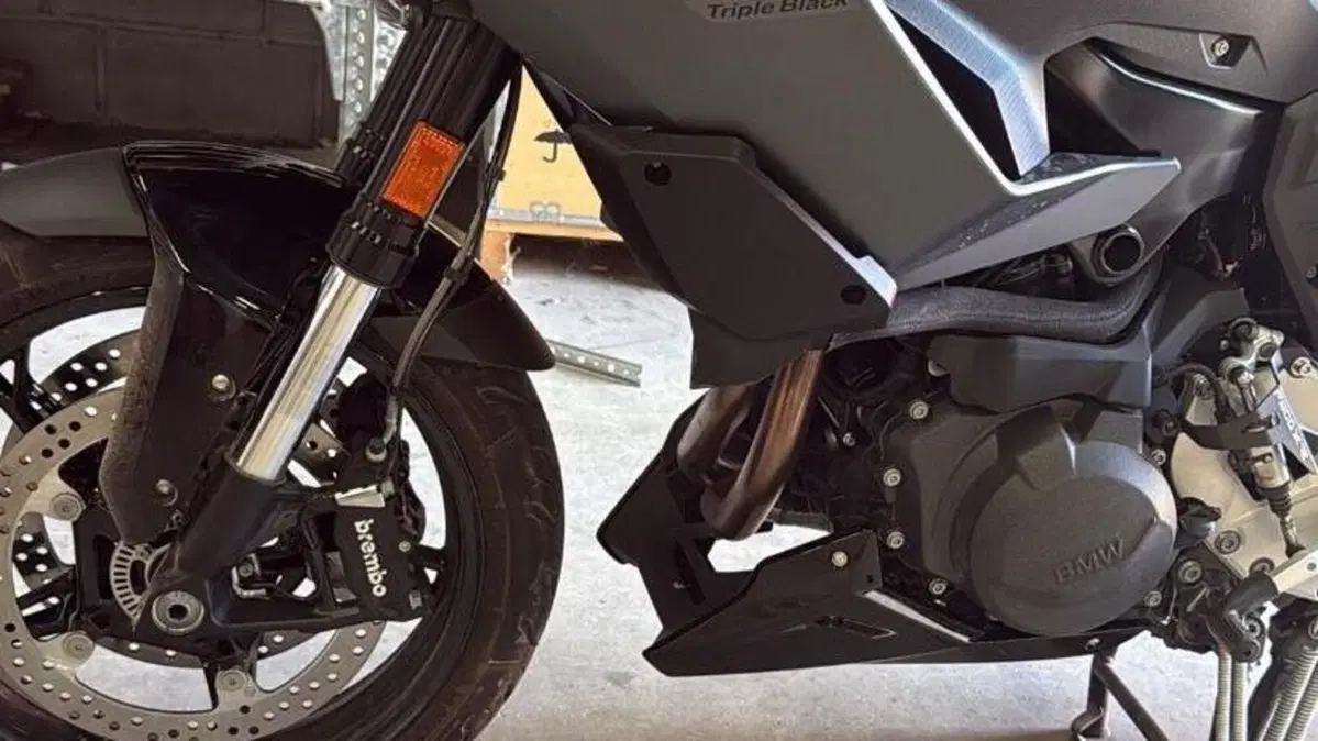 Bmw F 900 XR (2025 - 27)  (2)