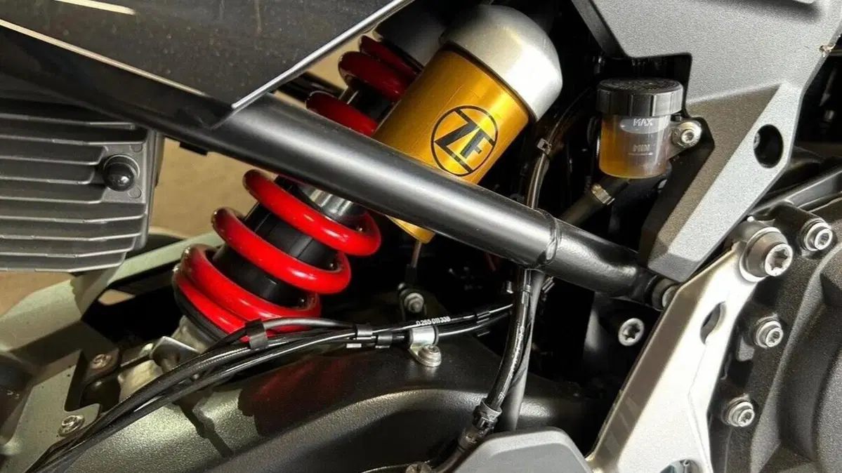 Bmw F 900 XR (2025 - 27)  (5)