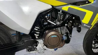 Husqvarna 701 Supermoto (2023 - 25) usata