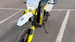 Husqvarna 701 Supermoto (2023 - 25)  (3)