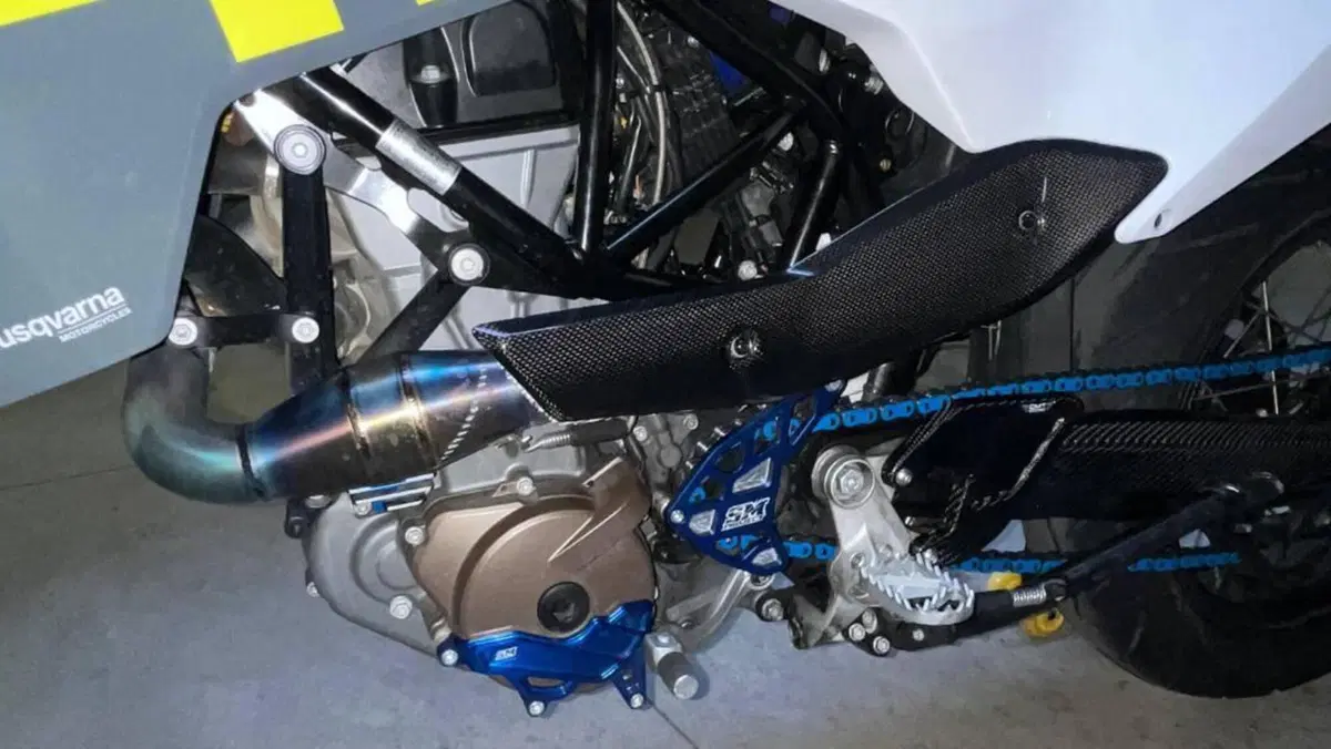 Husqvarna 701 Supermoto (2023 - 25)  (6)