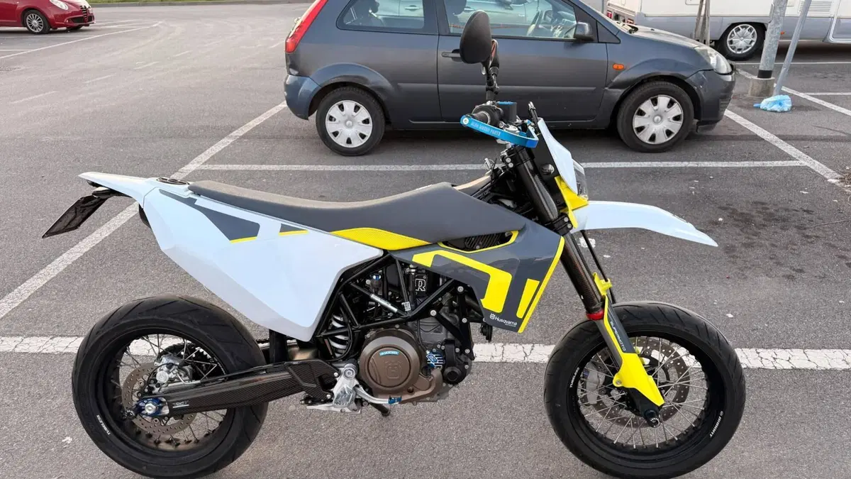 Husqvarna 701 Supermoto (2023 - 25)  (7)