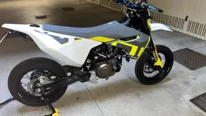 Husqvarna 701 Supermoto (2023 - 25)  (10)
