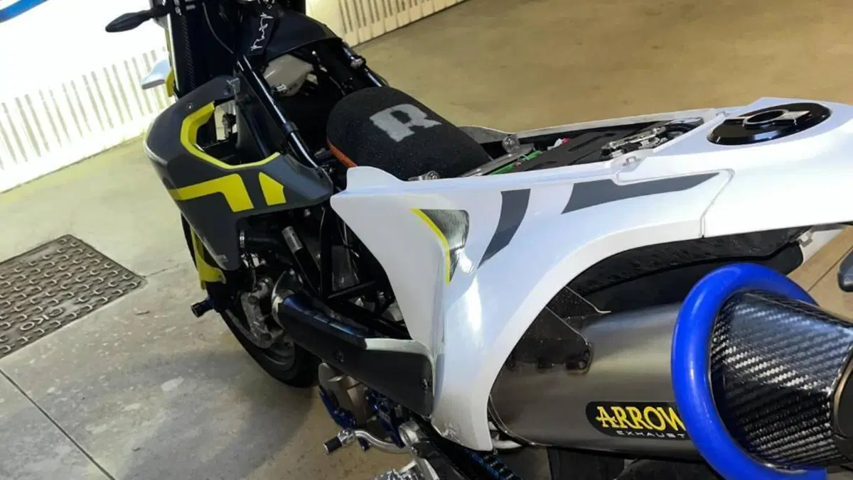 Husqvarna 701 Supermoto (2023 - 25)  (17)