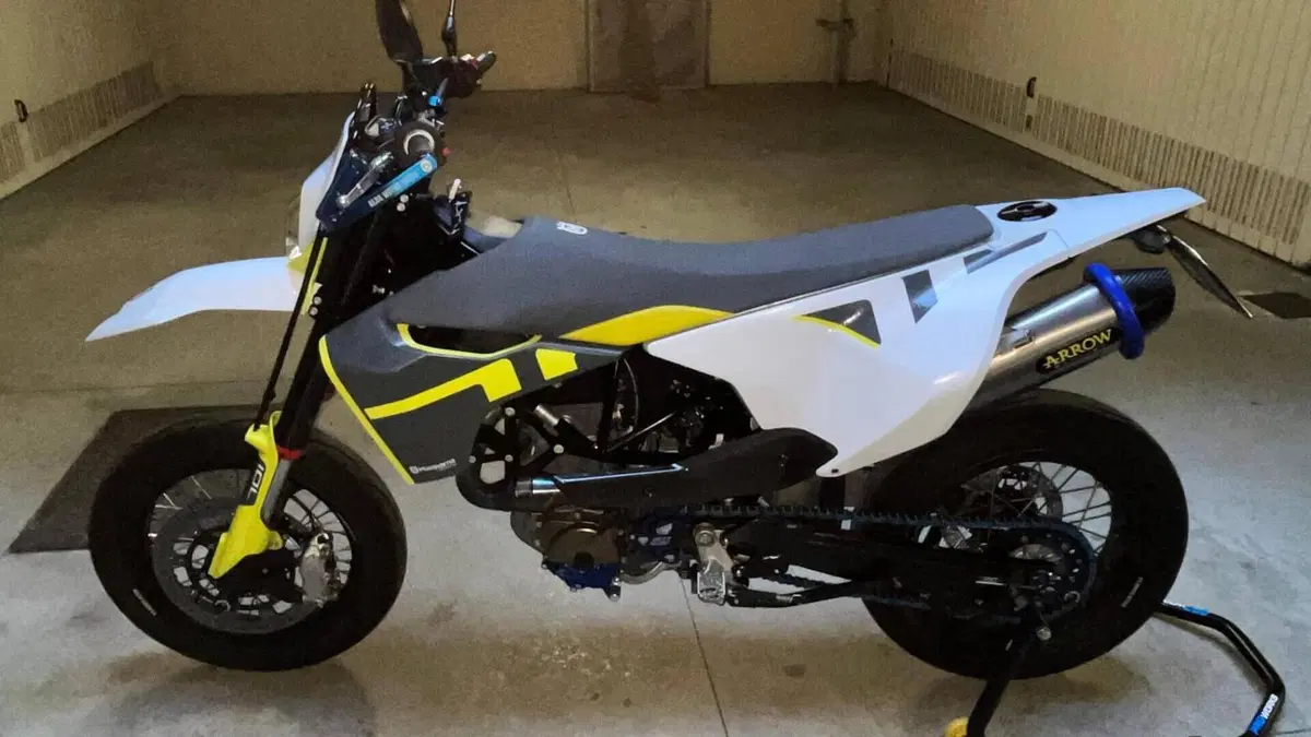 Husqvarna 701 Supermoto (2023 - 25)  (19)