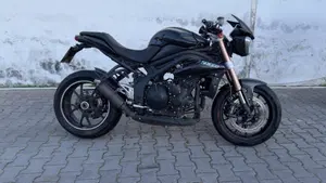 Triumph Speed Triple 1050 R (2011 - 13) 