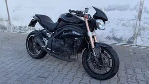 Triumph Speed Triple 1050 R (2011 - 13)  (2)