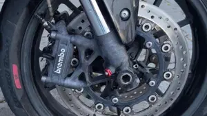 Triumph Speed Triple 1050 R (2011 - 13)  (8)