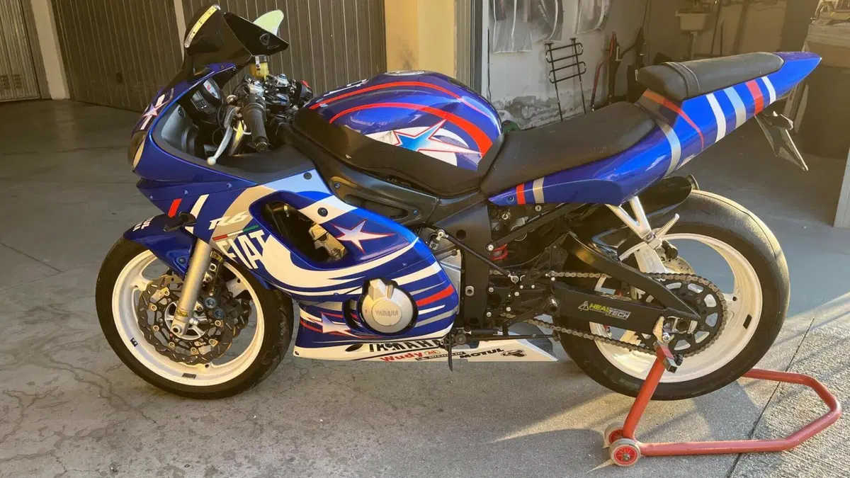 Yamaha YZF R6 (2001 - 02) 