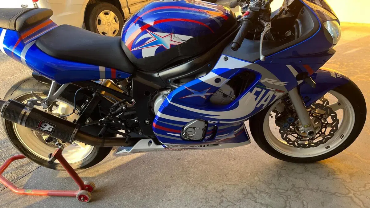 Yamaha YZF R6 (2001 - 02)  (3)