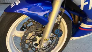 Yamaha YZF R6 (2001 - 02)  (10)