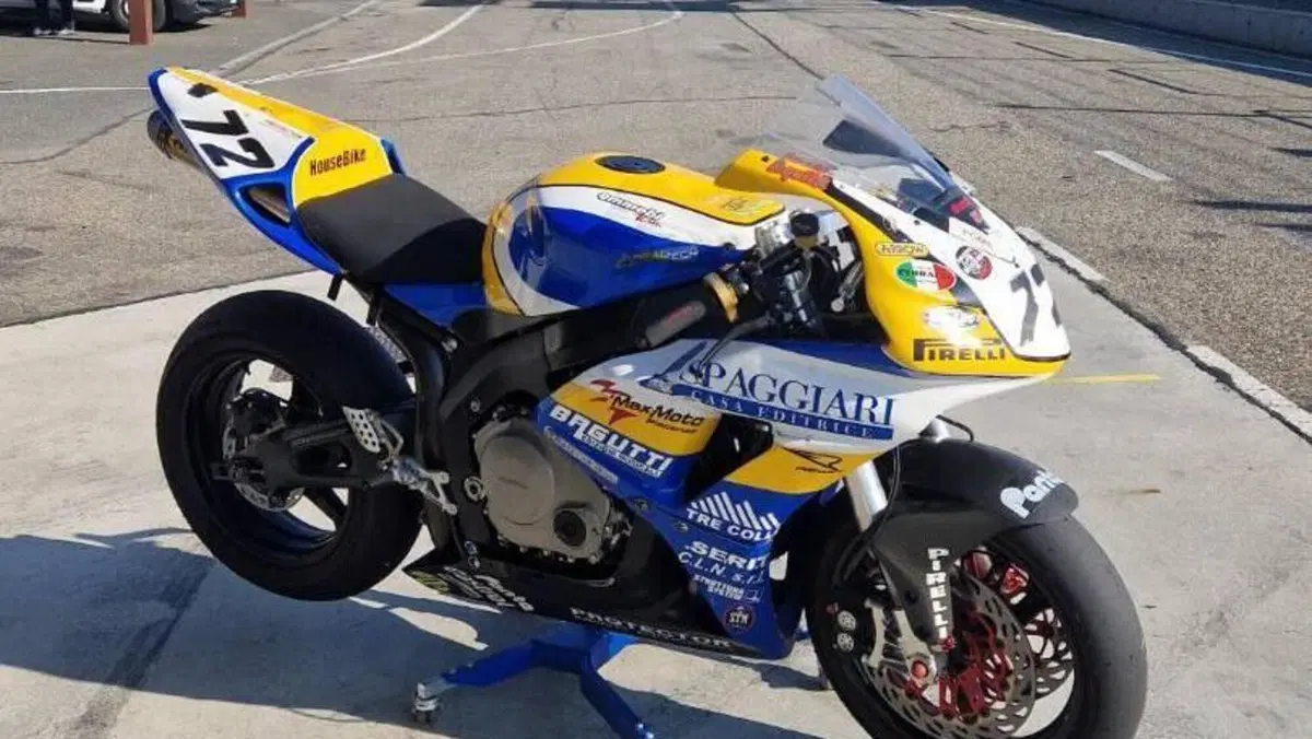 Honda CBR 1000 RR Fireblade (2004 - 05)  (12)