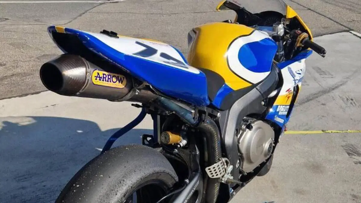 Honda CBR 1000 RR Fireblade (2004 - 05)  (14)