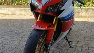 Honda CBR 1000 RR Fireblade SP (2014 - 16)  (2)