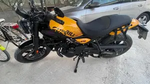 Royal Enfield Guerrilla 450 (2024 - 26)  (3)