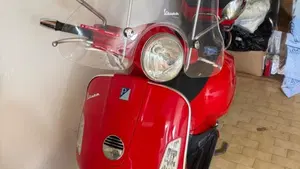 Vespa GTS 250 i.e.  (2)