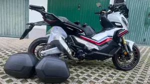 Honda X-ADV 750 (2017)  (3)
