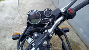 Royal Enfield Himalayan 411 (2017 - 20)  (2)