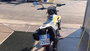 Husqvarna 701 Supermoto (2017 - 19)  (6)
