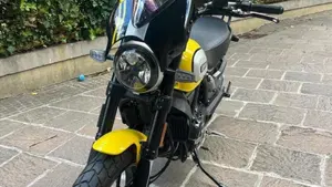 Ducati Scrambler 800 Icon Dark (2021 - 22)  (2)