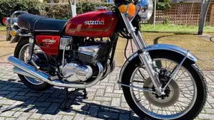 Suzuki   (2)