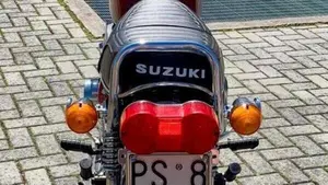 Suzuki   (8)