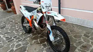 KTM 250 EXC TBI Six Days (2024)  (4)