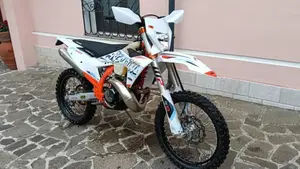 KTM 250 EXC TBI Six Days (2024)  (5)