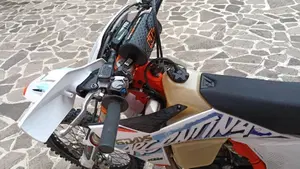 KTM 250 EXC TBI Six Days (2024)  (7)
