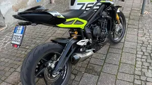 Triumph Street Triple 765 Moto2 Edition (2023 - 24)  (7)