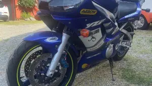 Yamaha YZF R6 (1999 - 00)  (3)