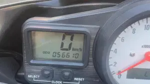 Yamaha YZF R6 (1999 - 00)  (13)